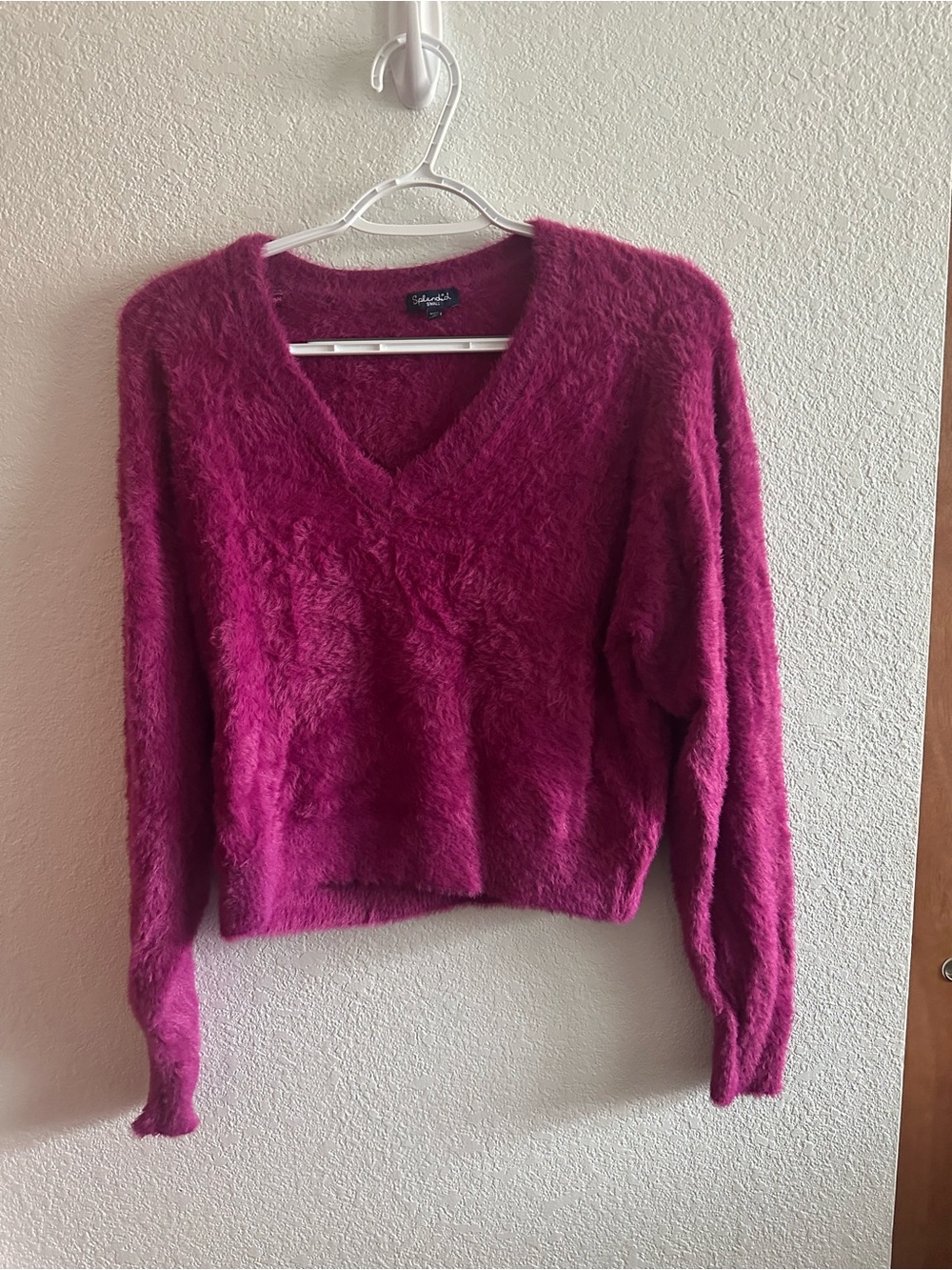 Vintage Style Fuzzy V-Neck Sweater - Magenta Splendid